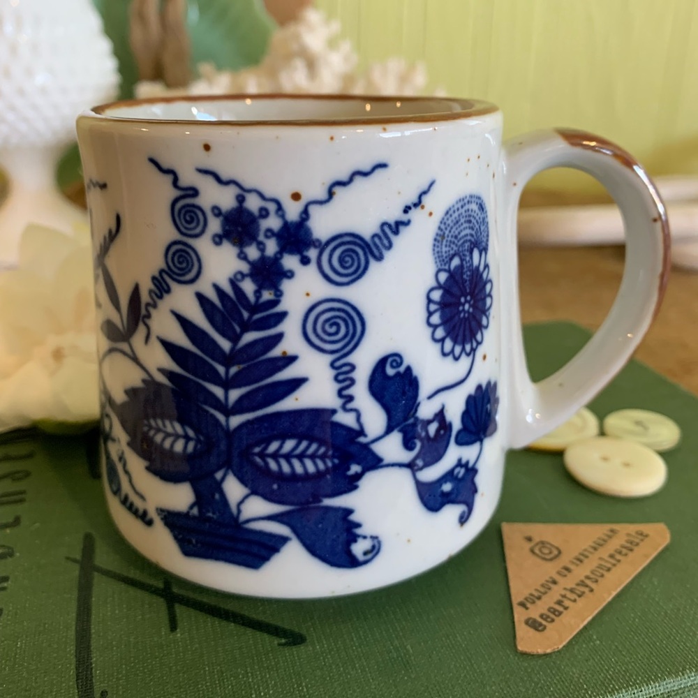 Vintage Stoneware Mug 🌀 - Picture 2 of 8